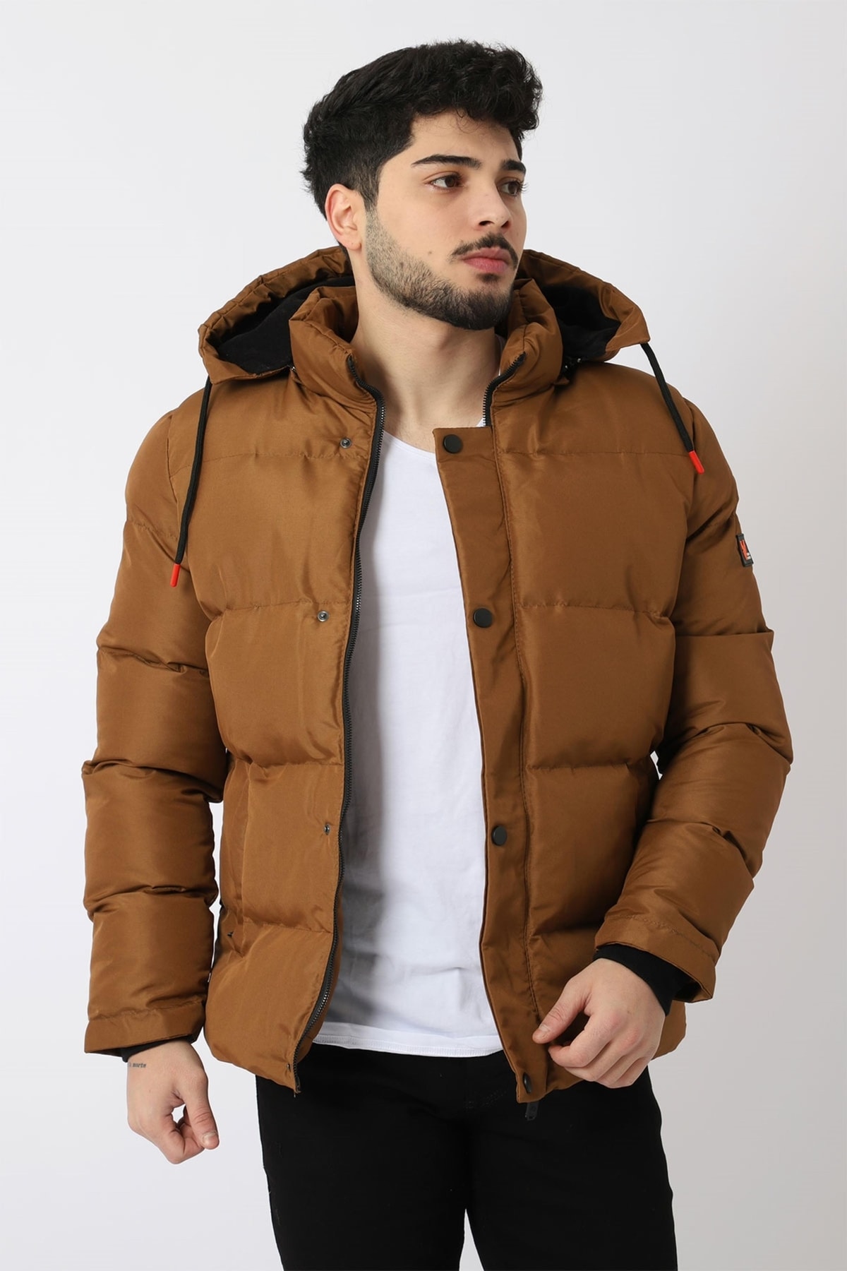 Sa Odstranjivom Kapuljačom i Detaljima od Veštačkog Krzna